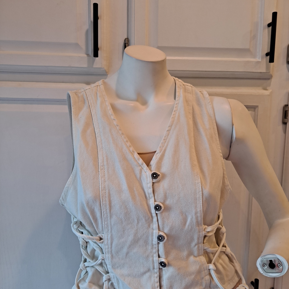 Forever 21 Ivory White Cotton Laceup Button Down Sleeveless Vest